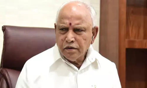 Karnataka: कर्नाटक सरकार ने हाईकोर्ट से कहा, बी एस येदियुरप्पा के खिलाफ फुलप्रूफ मामला