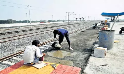 Telangana: कोथापल्ली-मनोहराबाद रेलवे लाइन का काम तेजी से चल रहा Telangana: कोथापल्ली-मनोहराबाद रेलवे लाइन का काम तेजी से चल रहा