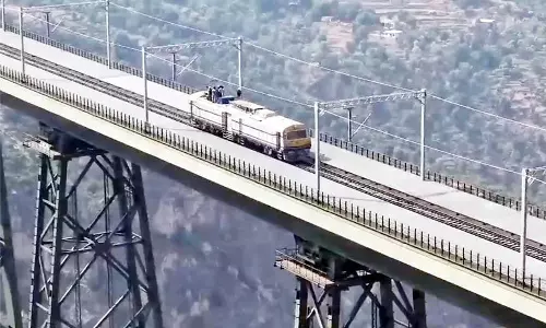 J&K: रेल सुरक्षा ने कटरा-रियासी सेक्शन पर ट्रेन परिचालन को हरी झंडी दी