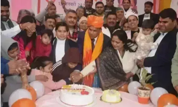 Ghaziabad: स्वतंत्र प्रभार राज्य मंत्री नरेंद्र कश्यप का 63 वां जन्मदिन मनाया गया Ghaziabad: स्वतंत्र प्रभार राज्य मंत्री नरेंद्र कश्यप का 63 वां जन्मदिन मनाया गया