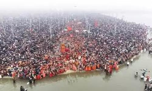 Mahakumbh 2025 :   कुंभ मेले में उमड़ी विदेशी श्रद्धालुओं की भीड़