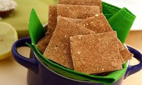 रागी और ओट क्रैकर्स रेसिपी रागी और ओट क्रैकर्स रेसिपी