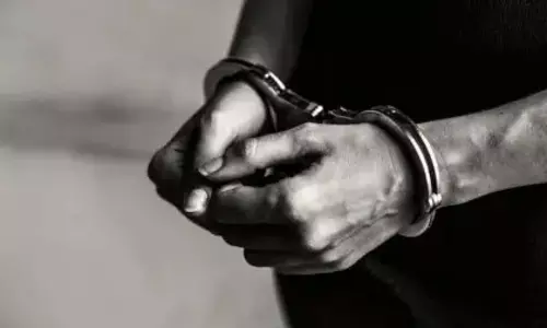 Mumbai: महिला से बलात्कार और उसकी दो बेटियों से छेड़छाड़ के आरोप में ऑटो चालक गिरफ्तार