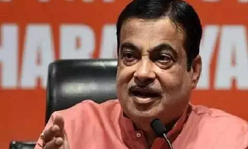 सरकार यात्री वाहनों के लिए मासिक, वार्षिक टोल पास पर विचार कर रही: Gadkari सरकार यात्री वाहनों के लिए मासिक, वार्षिक टोल पास पर विचार कर रही: Gadkari