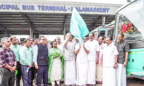 Kerala: कोच्चि मेट्रो इलेक्ट्रिक बस सेवा शुरू Kerala: कोच्चि मेट्रो इलेक्ट्रिक बस सेवा शुरू