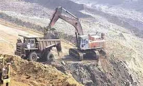 सरकार ने डीएमएफ घोटाले पर रिपोर्ट मांगी सरकार ने डीएमएफ घोटाले पर रिपोर्ट मांगी
