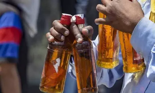 Kerala ने अन्य राज्यों से शराब के आयात में कटौती के लिए कदम उठाए Kerala ने अन्य राज्यों से शराब के आयात में कटौती के लिए कदम उठाए