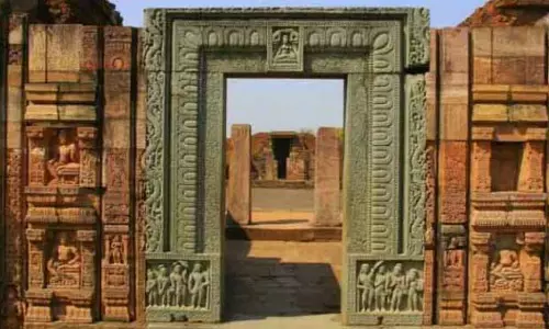 Odisha के रत्नागिरी में जुटे बौद्ध भिक्षु, गुरु पद्मसंभव को किया याद