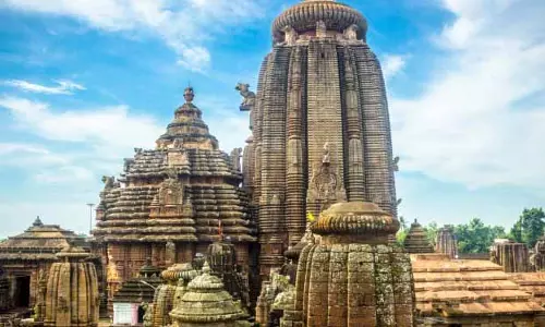 Odisha लिंगराज मंदिर में सेवादारों के समूहों के बीच झड़प के कारण तीन दिनों तक अनुष्ठान स्थगित