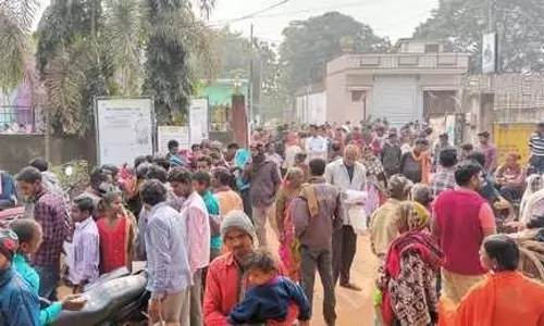 Dumka: शिविर में दिव्यांगों-बुजुर्गों की हुई जांच