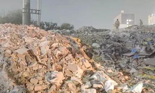 Haryana : गुरुग्राम सेक्टर 55 आरडब्ल्यूए ने खाली प्लॉट में अवैध कूड़ा डंपिंग का मुद्दा उठाया Haryana : गुरुग्राम सेक्टर 55 आरडब्ल्यूए ने खाली प्लॉट में अवैध कूड़ा डंपिंग का मुद्दा उठाया