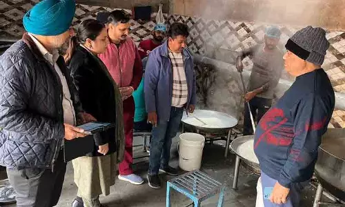 Punjab: खाद्य सुरक्षा अधिकारियों ने भोजनालयों से स्वच्छता सुधारने का आग्रह किया