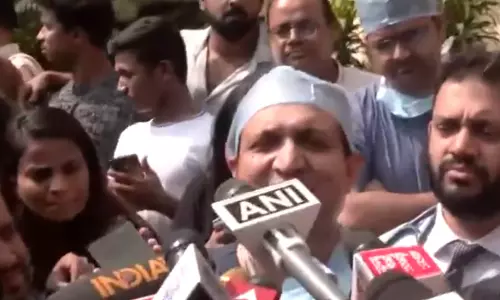 सैफ अली खान की सर्जरी सफल, खतरे से बाहर बॉलीवुड अभिनेता, VIDEO सैफ अली खान की सर्जरी सफल, खतरे से बाहर बॉलीवुड अभिनेता, VIDEO