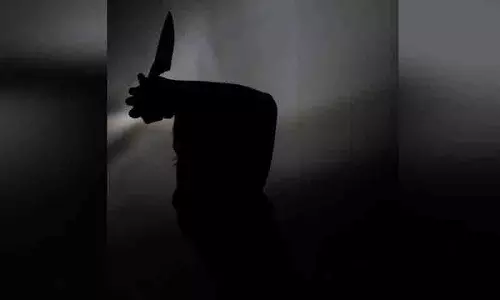 Shamirpet में नशे में धुत व्यक्ति ने झगड़े के बाद पिता की पीट-पीटकर हत्या कर दी Shamirpet में नशे में धुत व्यक्ति ने झगड़े के बाद पिता की पीट-पीटकर हत्या कर दी