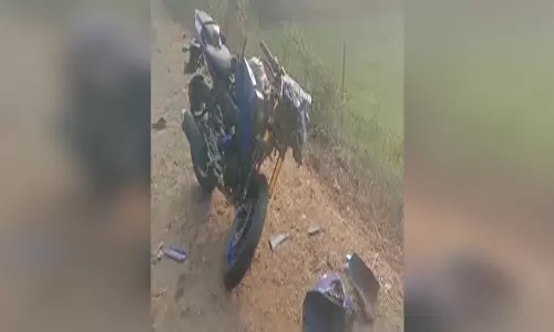 कोहरा बना काल! आपस में टकराई दो बाइक, 3 की मौत