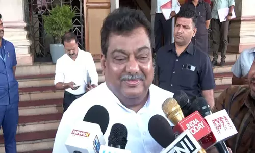 रिपोर्ट पेश न करने पर हंगामे के बीच Karnataka के मंत्रियों ने स्पष्टीकरण दिया