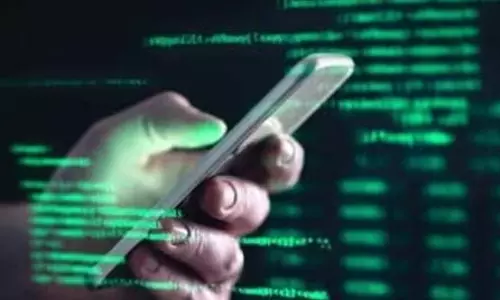 Bengaluru :ऑनलाइन iPhone खरीदने की चाह में छात्र ने गँवा दिए 1 लाख रूपए Bengaluru :ऑनलाइन iPhone खरीदने की चाह में छात्र ने गँवा दिए 1 लाख रूपए