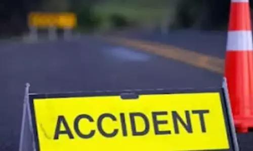 Singrauli: हाइवा ने पति-पत्नी को रौंदा, परिजनों का हत्या का आरोप Singrauli: हाइवा ने पति-पत्नी को रौंदा, परिजनों का हत्या का आरोप