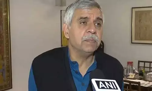 संदीप दीक्षित ने AAP को समर्थन देने पर सपा पर निशाना साधा