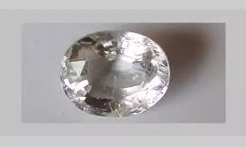 Sphatik Ratna: इस रत्न के धारण से मां लक्ष्मी होती है मेहरबान Sphatik Ratna: इस रत्न के धारण से मां लक्ष्मी होती है मेहरबान