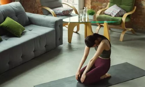 Lifestyle: ठण्ड के दिनों में एक्सरसाइज करने के लिये आता है आलस्य, शुरू करें यह काम