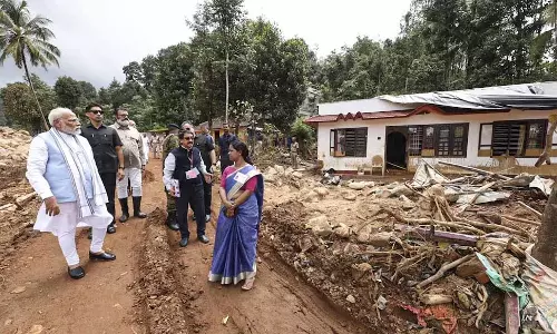 Kerala ने केंद्र पर निशाना साधते हुए कहा कि बड़े कारोबारियों के कर्ज Kerala ने केंद्र पर निशाना साधते हुए कहा कि बड़े कारोबारियों के कर्ज