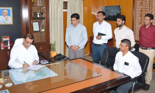 Sikar: जिला कलेक्टर मुकुल शर्मा ने आदेश जारी कर भारत निर्वाचन आयोग