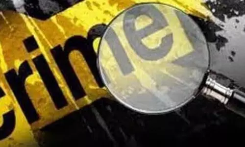 Pune: पूछताछ के दौरान पुलिस पर किया हमला, लड़की और परिजनों पर मामला दर्ज Pune: पूछताछ के दौरान पुलिस पर किया हमला, लड़की और परिजनों पर मामला दर्ज