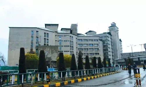 SKIMS ने बिना पूर्व स्वीकृति के छुट्टी लेने पर संज्ञान लिया
