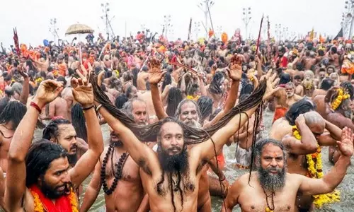 Maha Kumbh: चौथे दिन शाम 6 बजे तक 30 लाख से अधिक श्रद्धालुओं ने त्रिवेणी संगम में लगाई डुबकी Maha Kumbh: चौथे दिन शाम 6 बजे तक 30 लाख से अधिक श्रद्धालुओं ने त्रिवेणी संगम में लगाई डुबकी