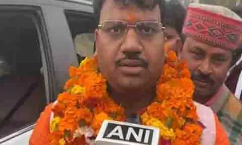 मिल्कीपुर उपचुनाव के लिए BJP प्रत्याशी चंद्रभान पासवान ने नामांकन दाखिल किया