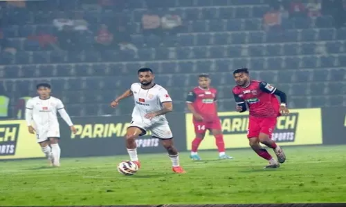 ISL: मुंबई सिटी एफसी की नजरें सीजन में वापसी पर ISL: मुंबई सिटी एफसी की नजरें सीजन में वापसी पर