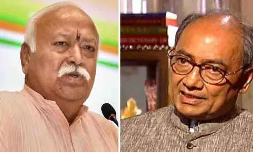 ‘सच्ची आजादी’ पर विवाद : दिग्विजय सिंह ने मोहन भागवत से टिप्पणी पर माफी मांगने की मांग की