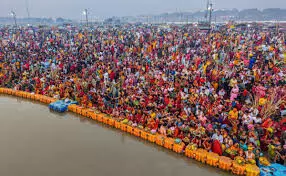 Prayagraj:चौथे दिन 25 लाख लोगों ने किया स्नान