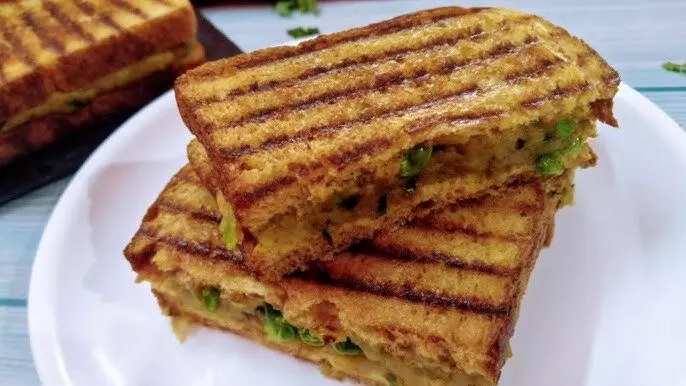 Potato Masala Sandwich में मिलेगा स्ट्रीट फूड जैसा मजे़दार स्वाद