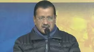 केजरीवाल ने भाजपा के प्रवेश वर्मा के खिलाफ ‘कैश फॉर वोट’ के आरोपों पर चुनाव आयोग की आलोचना की