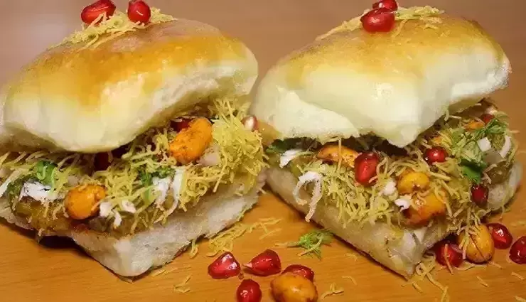 Dabeli इस स्ट्रीट फूड को किसी हाल में न करें मिस