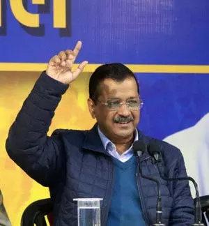 अरविंद केजरीवाल ने छात्रों के लिए की घोषणा, सरकार बनने के बाद बस में सफर रहेगा फ्री