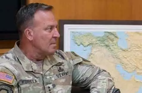 Centcom कमांडर जनरल माइकल एरिक कुरिल्ला ने सीरिया का दौरा किया Centcom कमांडर जनरल माइकल एरिक कुरिल्ला ने सीरिया का दौरा किया