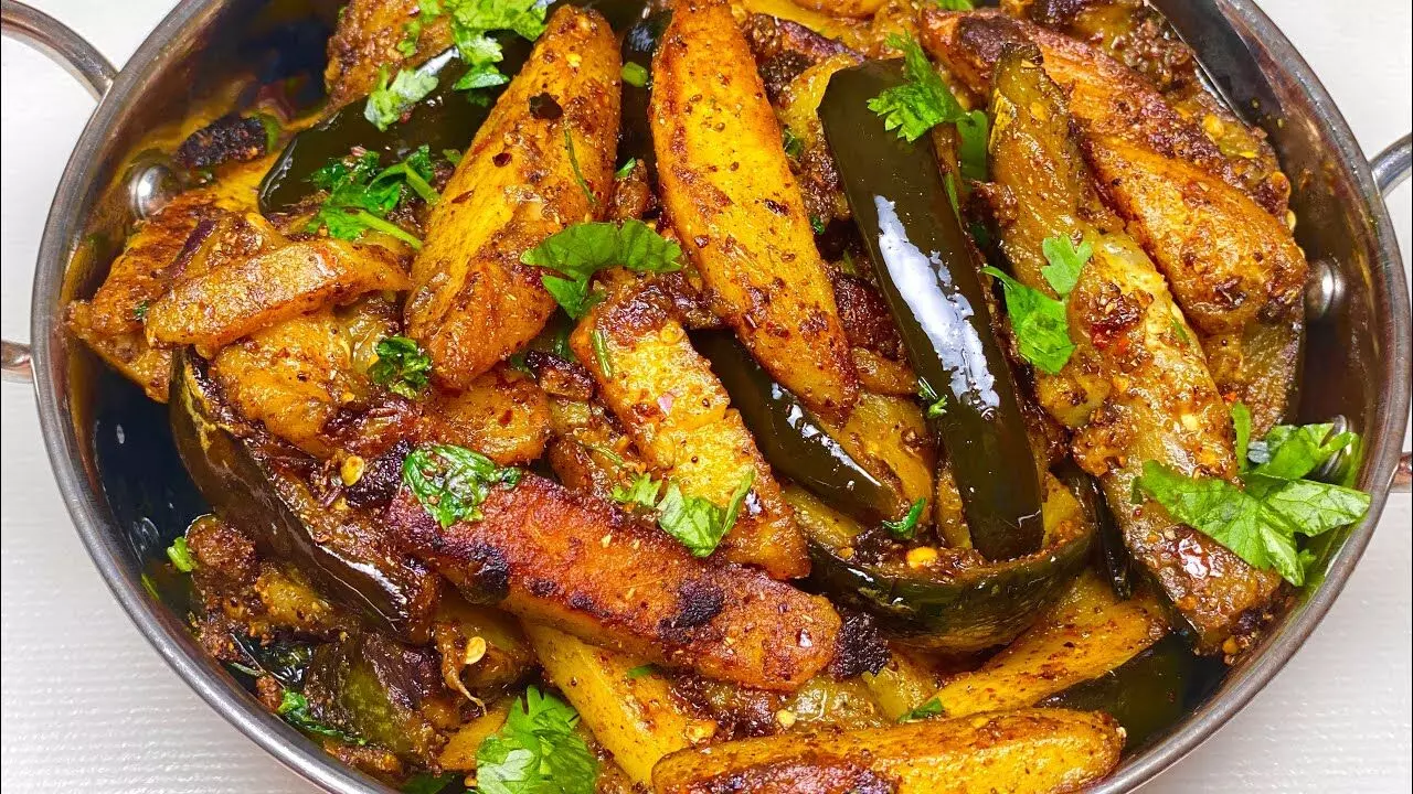 Potato-eggplant curry आसानी से हो जाएं तैयार ये स्वादिष्ट डिश