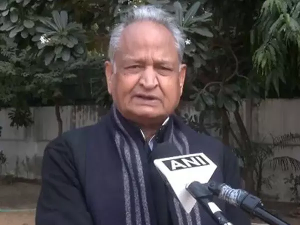 Ashok Gehlot ने राहुल गांधी की लड़ाकू भारतीय राज्य टिप्पणी का बचाव किया