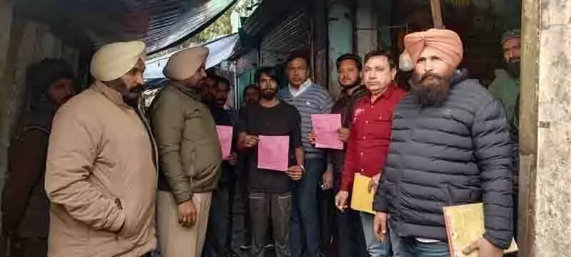 MC ने मांस की दुकानों पर कार्रवाई की, अवैध वध के लिए 52 पर जुर्माना लगाया