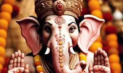 Sakat Chaturthi 2025 : भगवान गणेश की सबसे प्रिय आरती, सकट चतुर्थी पर जरूर पढ़ें