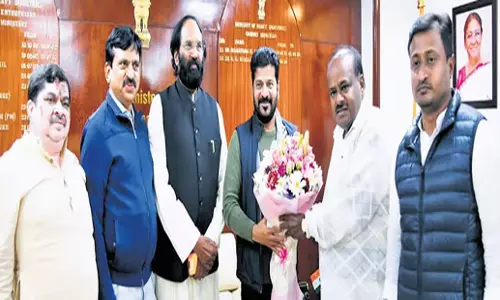 Telangana: तेलंगाना ने टीएसआरटीसी बसों को इलेक्ट्रिक वाहनों में बदलने के लिए केंद्रीय सहायता मांगी Telangana: तेलंगाना ने टीएसआरटीसी बसों को इलेक्ट्रिक वाहनों में बदलने के लिए केंद्रीय सहायता मांगी