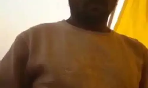 किसान ने रिश्वत वीडियो कलेक्टर को भेजा, धान खरीदी केंद्र के अफसरों को नोटिस जारी