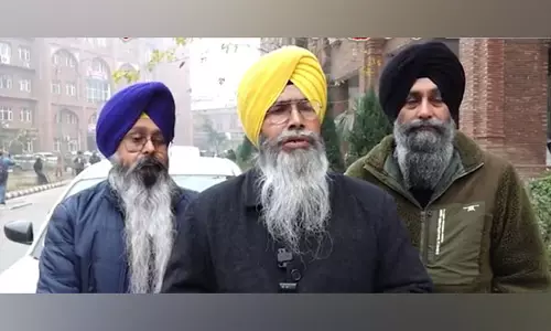 सिनेमा हॉल के बाहर भारी पुलिस बल तैनात, SGPC ने कंगना रनौत की फिल्म के विरोध में कमर कस ली