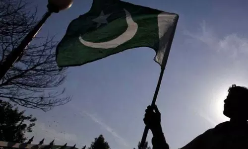 ह्यूमन राइट्स वॉच ने पाकिस्तान सरकार द्वारा अभिव्यक्ति की स्वतंत्रता जारी कार्रवाई पर प्रकाश डाला