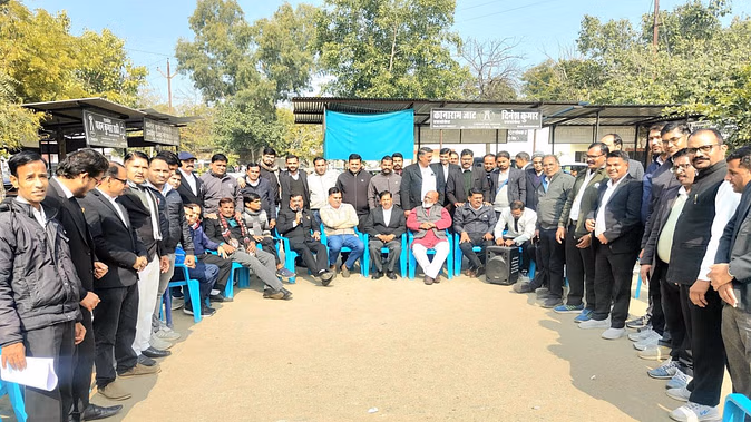 Kekri: वकीलों ने केकड़ी को पुनः जिला का दर्जा मिलने तक अपना विरोध जारी रखने की कसम खाई