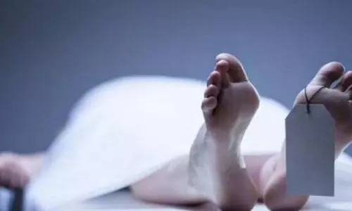 Agra: पुरुष और महिला का खेत में मिला शव ,रिवॉल्वर बरामद