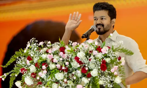 Tamil Nadu: राजनीति का चमत्कार एमजीआर विजय ने दी बधाई
